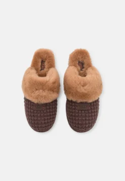 Ugg Cozy - Pantuflas - Burnt Cedar -Outlet Havaianas Tienda 04acdc4656db4a4fb950a2df8044e71f scaled