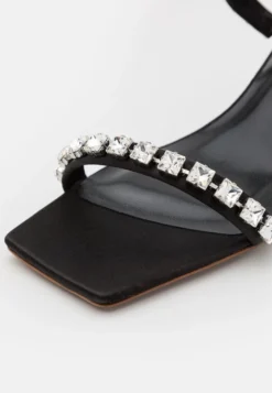 BY FAR Tanya - Sandalias - Black -Outlet Havaianas Tienda 07ded4d9f40b433abff54813c7fc073d scaled