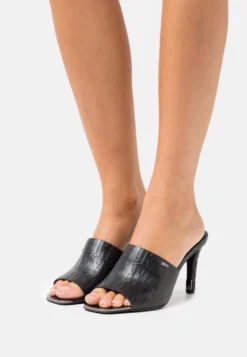 DKNY Bronx Mule - Sandalias - Black