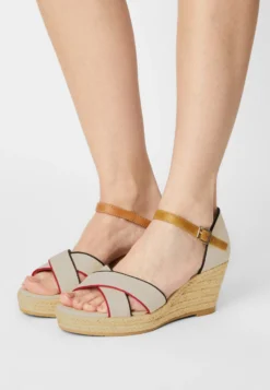 S.Oliver Sandalias Con Plataforma - Grey