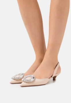 Amanda- Tacones - Kiss