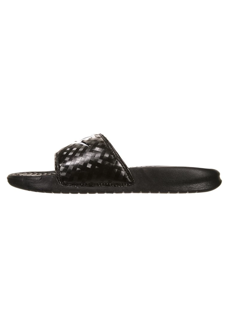 Nike Sportswear Benassi- Sandalias Planas - Black/White 1 Nike Sportswear Benassi- Sandalias Planas - Black/White