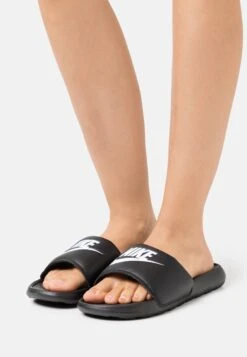 Nike Sportswear Victori One Slide - Sandalias Planas - Black/White