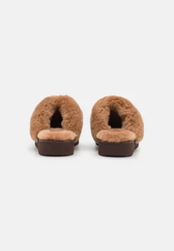 Ugg Cozy - Pantuflas - Burnt Cedar -Outlet Havaianas Tienda 84db4151c585423e95a01b1d800d6c8c scaled