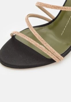 Sandalias De Tacón - Black 13 Sandalias De Tacón - Black -Outlet Havaianas Tienda 8ae37c17a5f8483fa3e9faa7b037db99