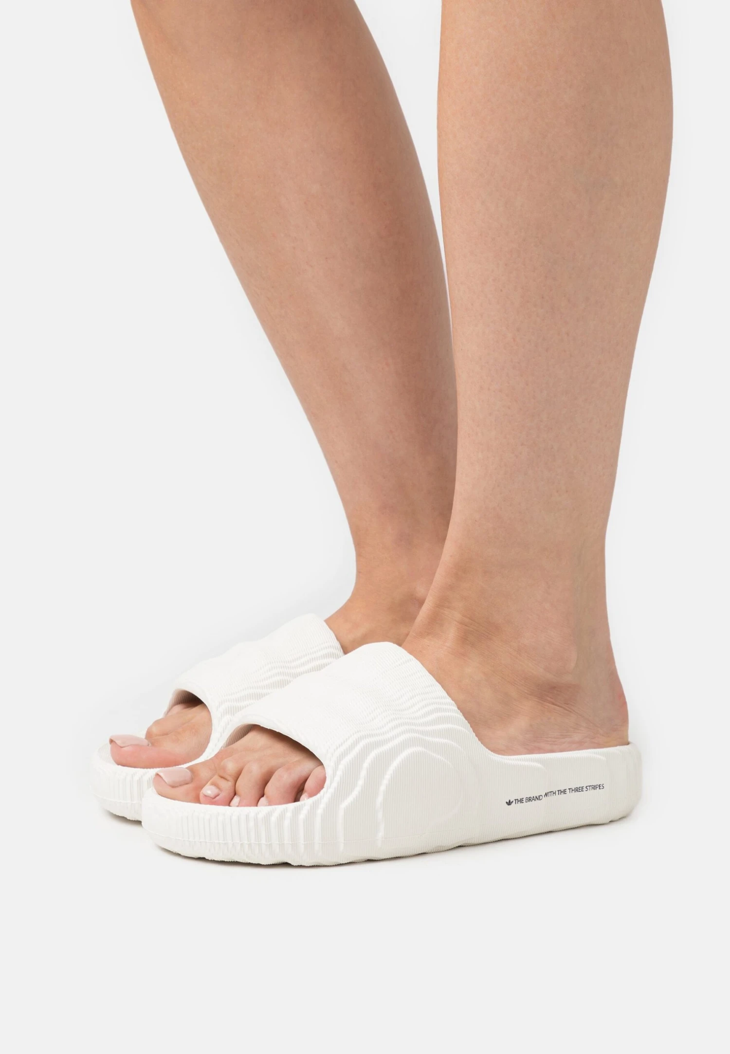 Adidas Originals Adilette- Chanclas De Baño - Off White/Core Black 1 Adidas Originals Adilette- Chanclas De Baño - Off White/Core Black
