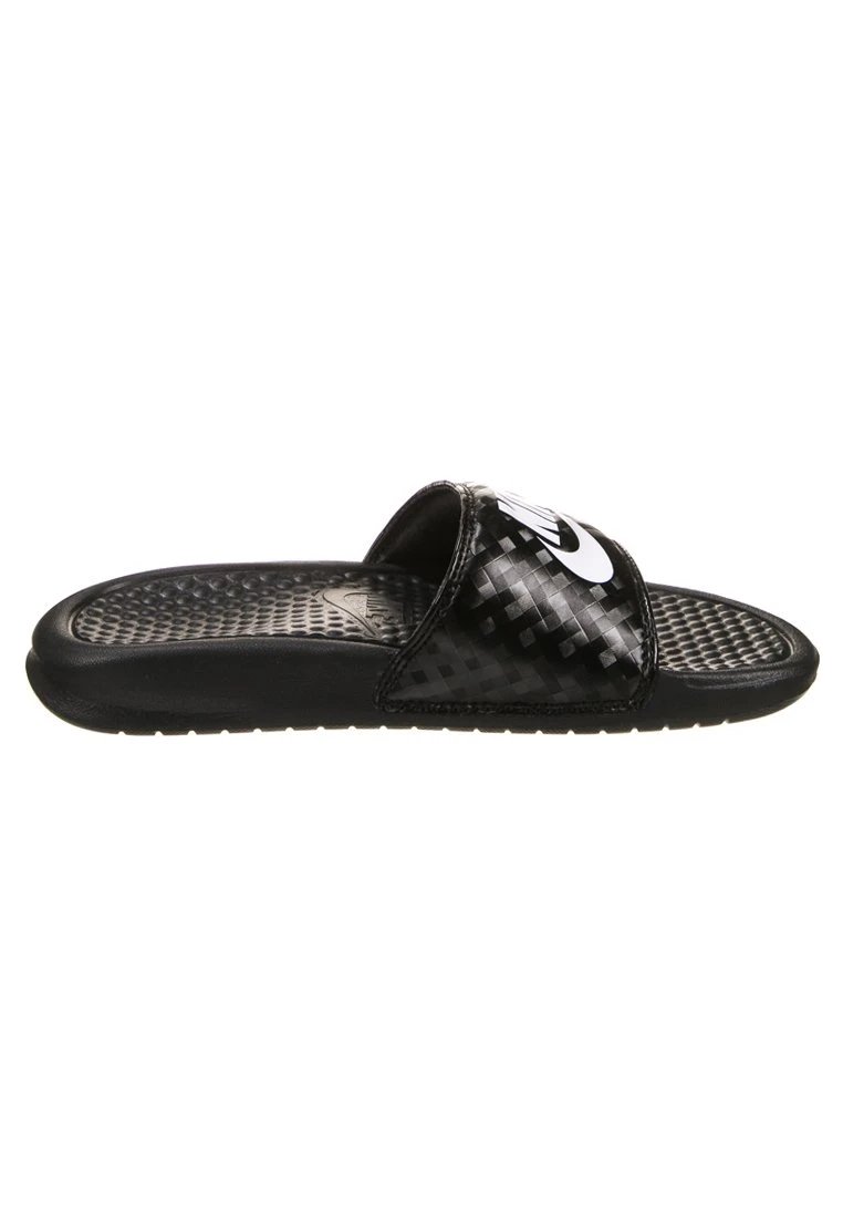 Nike Sportswear Benassi- Sandalias Planas - Black/White 4 Nike Sportswear Benassi- Sandalias Planas - Black/White - Imagen 4