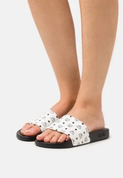 MCM Collection- Chanclas De Baño - Black