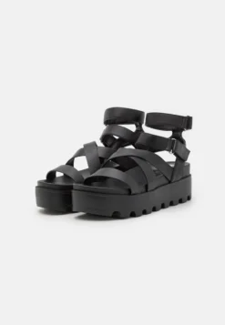 KOI FOOTWEAR Crix Strappy- Sandalias Con Plataforma - Black -Outlet Havaianas Tienda b2efc7ccf4a54e8888b5758a87d3b307 scaled