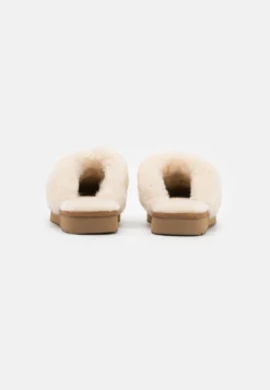 Ugg Cozy - Pantuflas - Cream -Outlet Havaianas Tienda b5571a74f6324f21a1659713442b57c9 scaled
