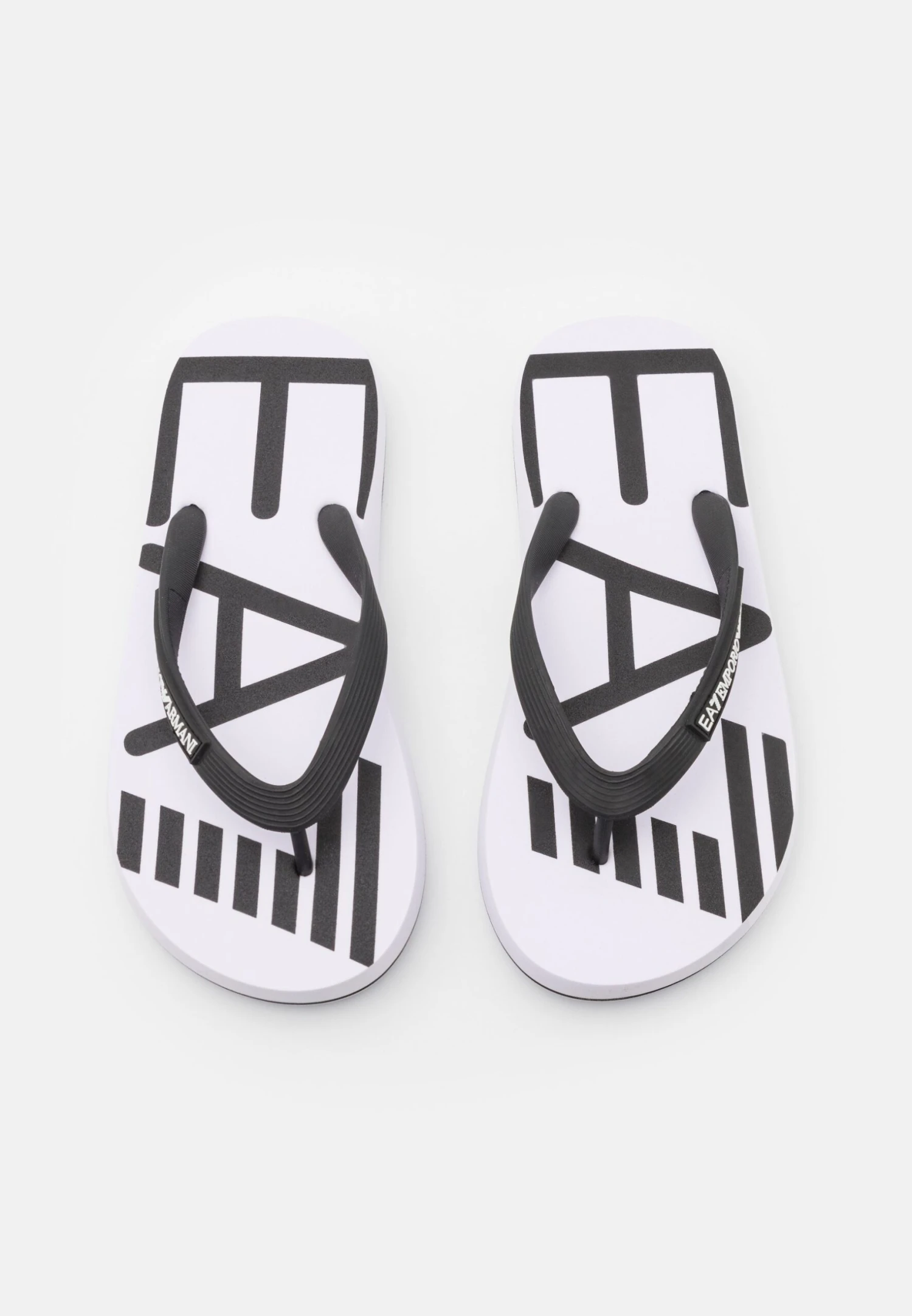 EA7 Emporio Armani Water Sports Oversize Logo Unisex - Sandalias De Dedo - White/Black 4 EA7 Emporio Armani Water Sports Oversize Logo Unisex - Sandalias De Dedo - White/Black - Imagen 4