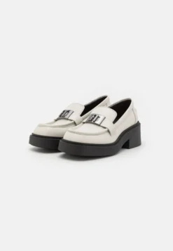 Furla College Loafer- Mocasines - Marshmallow/Nero -Outlet Havaianas Tienda c19b2adc1743445c91c88b88dc68a971 scaled