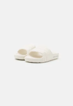 Adidas Originals Adilette- Chanclas De Baño - Off White/Core Black -Outlet Havaianas Tienda c3e25e610ec742d68af6e5643dced735 scaled