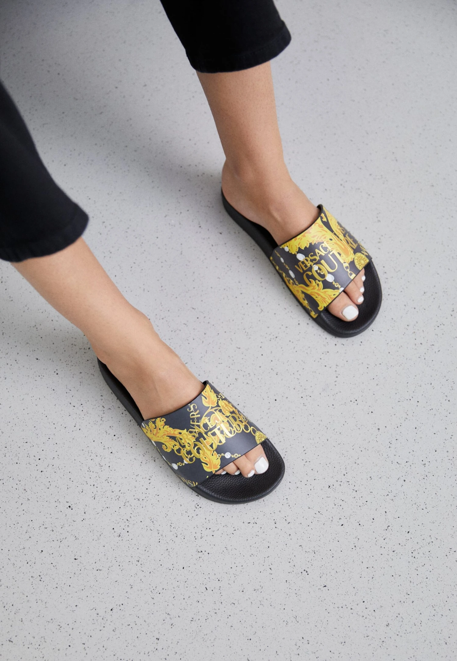 Sandalias Planas - Black/Gold 2 Sandalias Planas - Black/Gold - Imagen 2