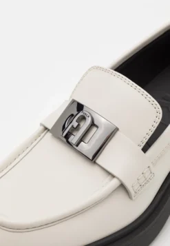 Furla College Loafer- Mocasines - Marshmallow/Nero -Outlet Havaianas Tienda df747aa4ca76433d8a86c45ba18ccc49 scaled